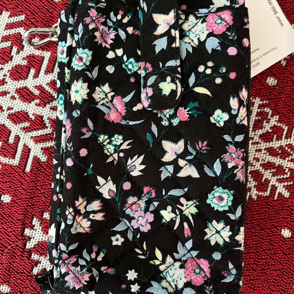 NWT Vera Bradley Large Botanical Daisy RFID Smartphone Wristlet $60